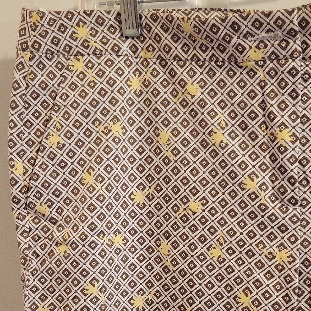 IZOD stretch brown, white Geo Print Crop Pants yellow accent front pockets NWT - Picture 2 of 7